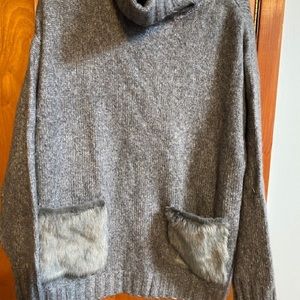 Blended oversize sweater with pockets